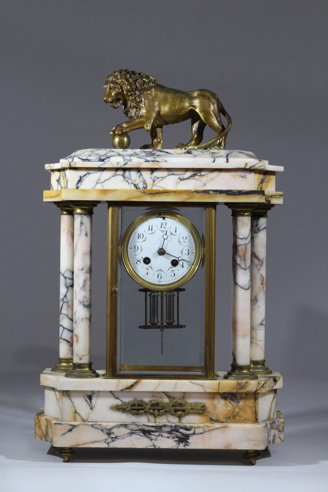 Pendule aux Lions