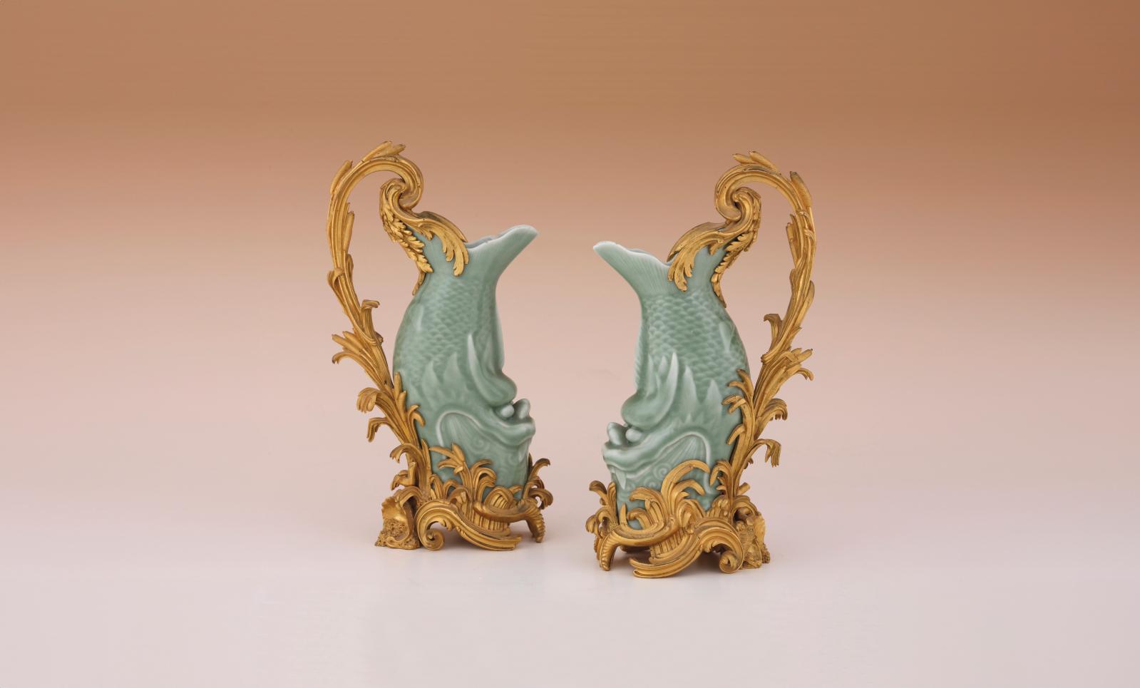 Aiguière en porcelaine
